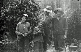 Jardine / Neiland children group portrait